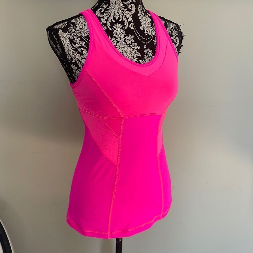 Lululemon size 4 top